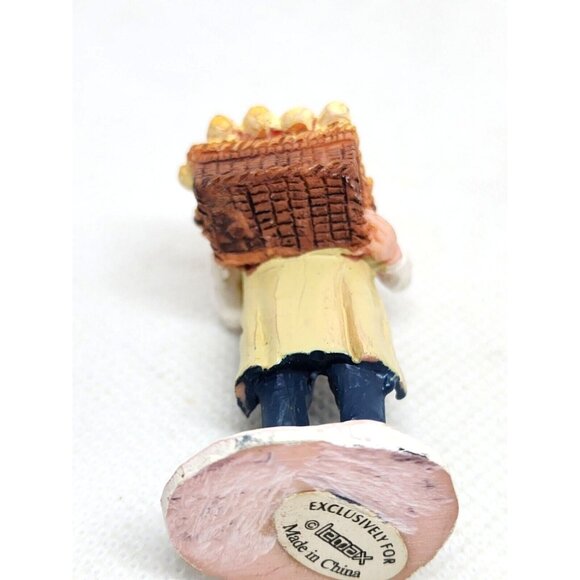 Vintage Rare  Lemax Baker With Basket Of Bread Figurine Home Décor Shelf Sitter - Picture 9 of 11